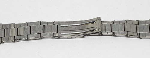 Generic expanding riveted